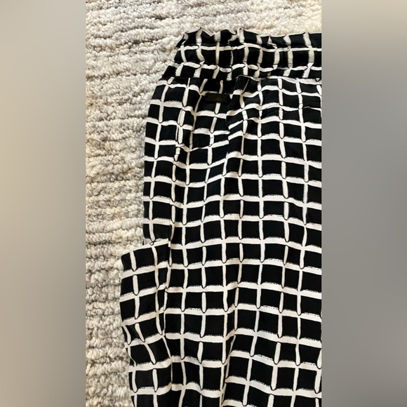 Wilfred Aritzia Large 100% Silk Drawstring Marais Capris - Picture 8 of 8